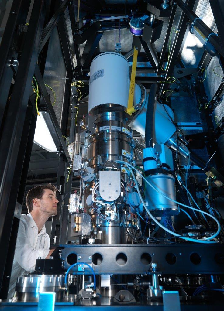 Dr Alistair Siebert, Principal Electron Microscopist for the electron Bio-Imaging Centre (eBIC). Dr Alistair Siebert, Principal Electron Microscopist for the electron Bio-Imaging Centre (eBIC).